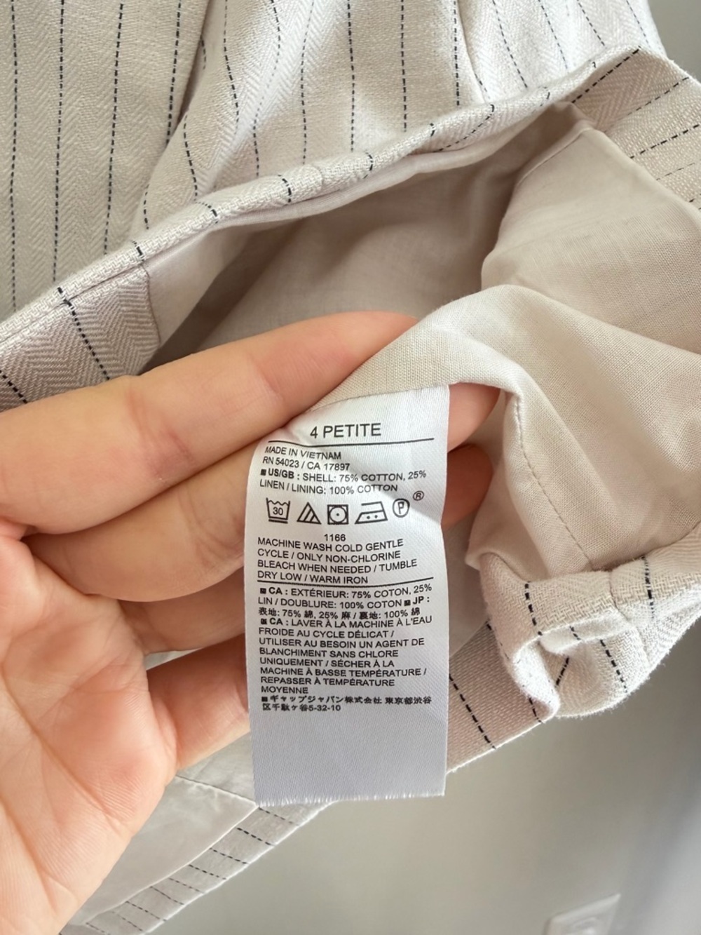 Banana Republic Herringbone Cropped Blazer in Neutral Stripe - Picture 6 of 6